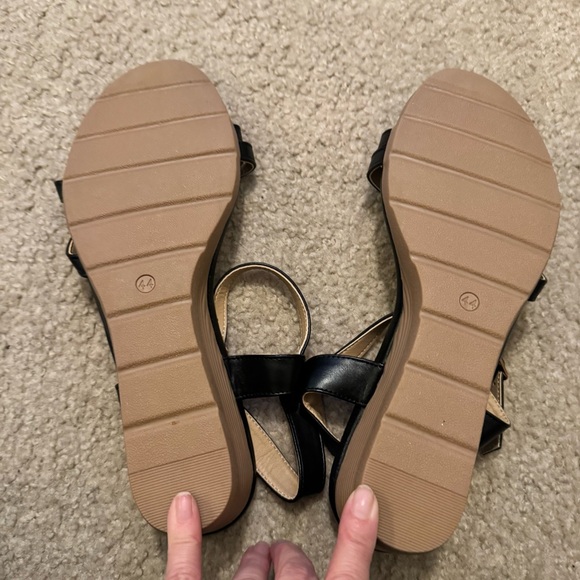Shibever Women’s Elegant Black Strappy Wedge sandals - Picture 5 of 5